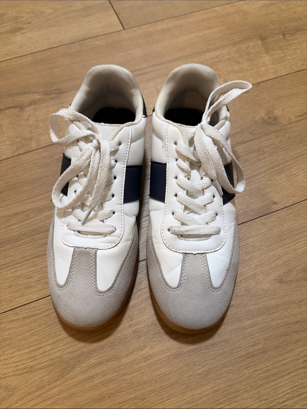 Nautica White and Navy womens Casual Sneakers